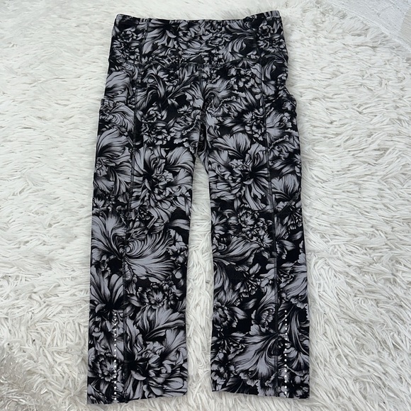 Lululemon Fast & Free Crop II *Nulux 19" Night Garden Ice Grey Black - Picture 2 of 7